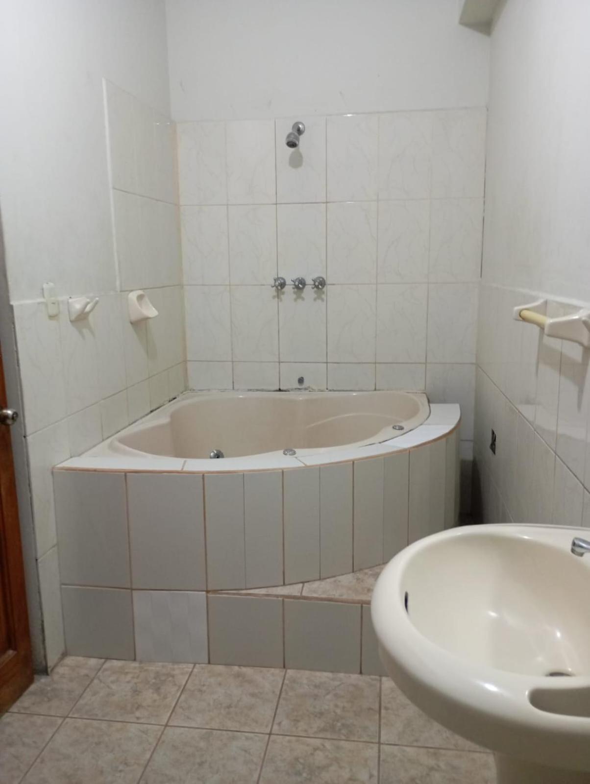 Yurimaguas Hostal El Puerto מראה חיצוני תמונה